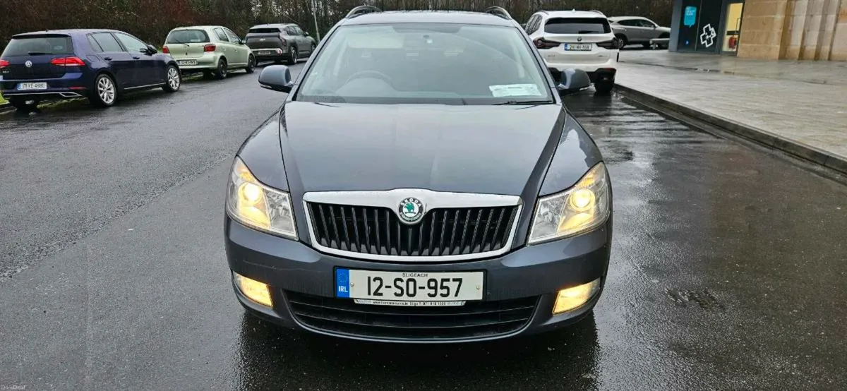 SKODA OCTAVIA ESTATE LOW MILEAGE NCT 01/27 - Image 2