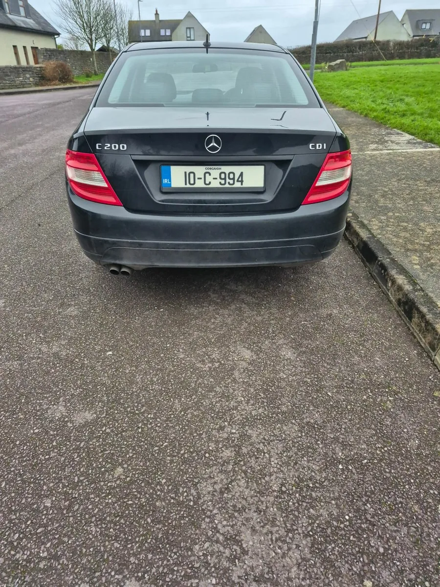 Mercedes-Benz C-Class 2010 - Image 3
