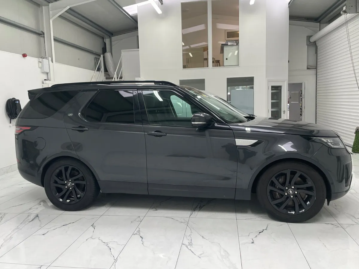 Land Rover Discovery 2019 3.0 tdi 1 Year Test - Image 2