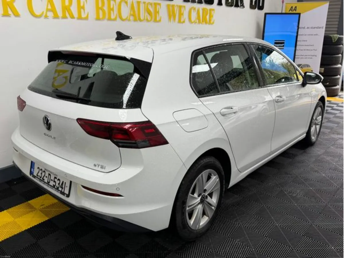 Volkswagen Golf Life 1.0 TSI Mhev 110HP 5 - Image 4