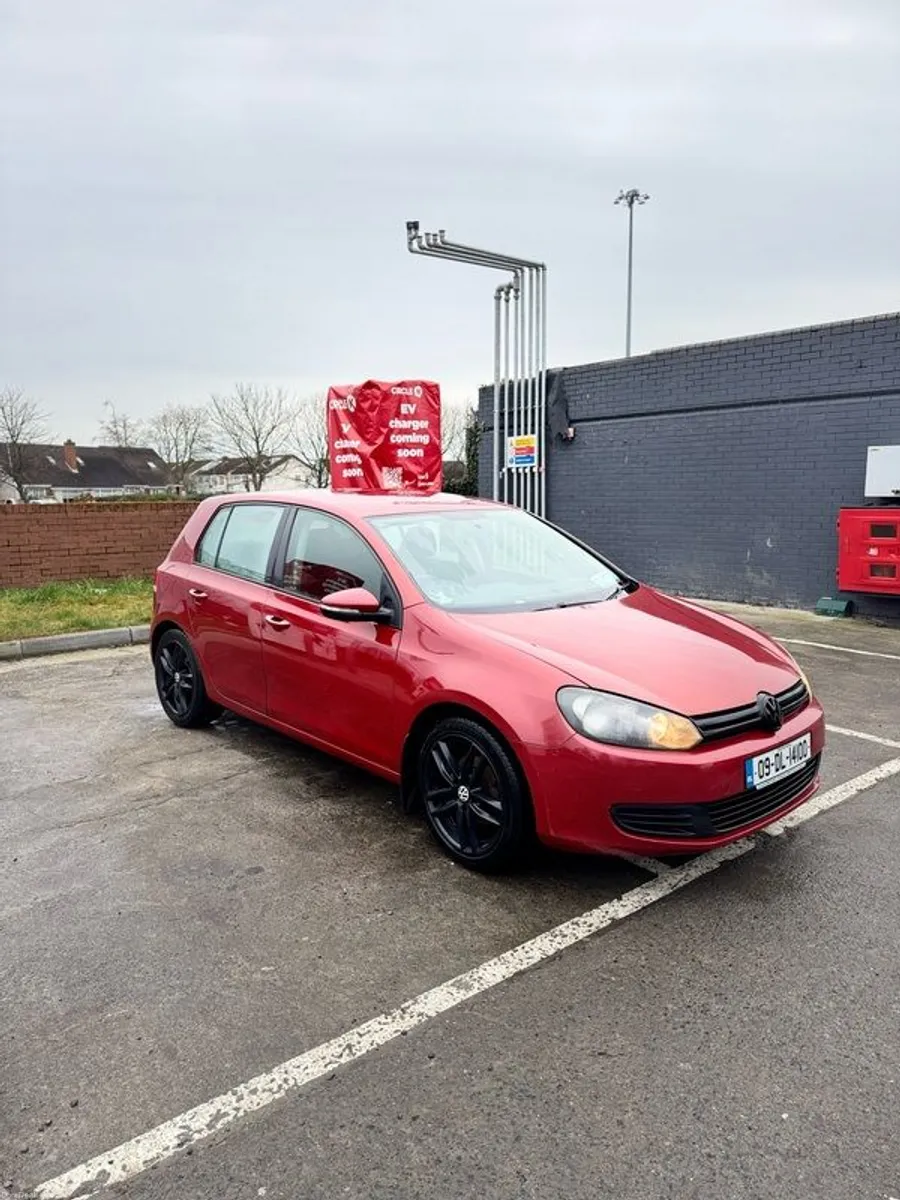 2009 Volkswagen Golf - Image 1