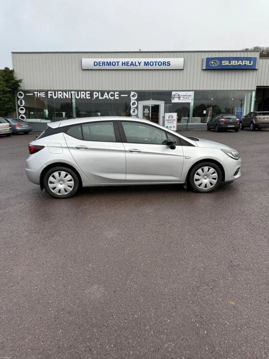 Opel Astra 2021 - Image 1