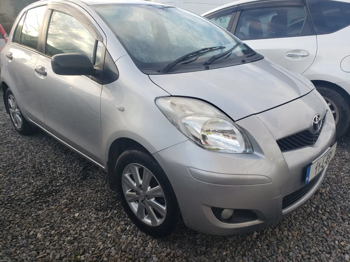 Toyota Yaris 2011 - Image 1