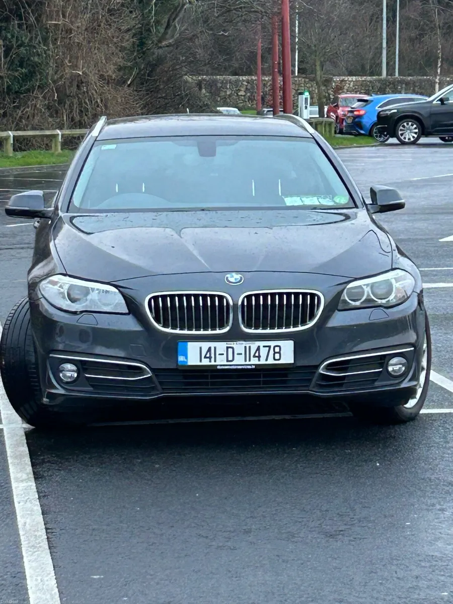 BMW 5 SERIES TOURING LUXURY - Image 1