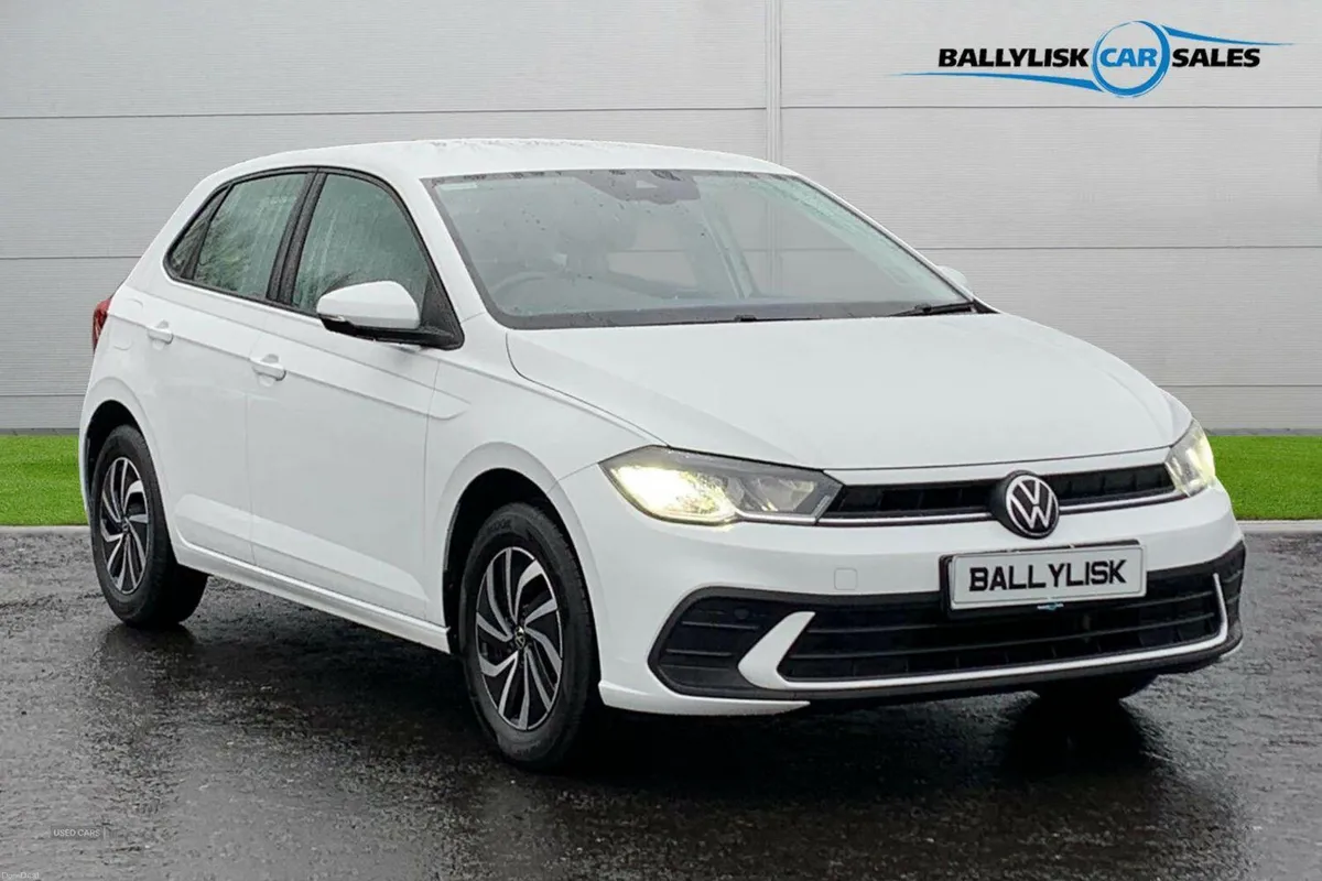 Volkswagen Polo 1.0 80PS EVO Life in White with 33 - Image 1