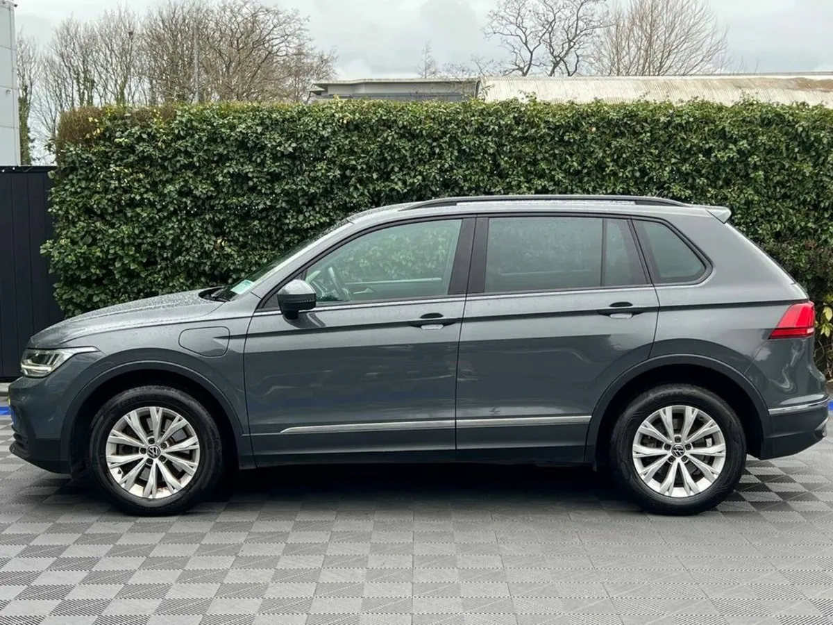 Volkswagen Tiguan LIFE 1.4 HYBRID // DIGITAL CLUST - Image 3