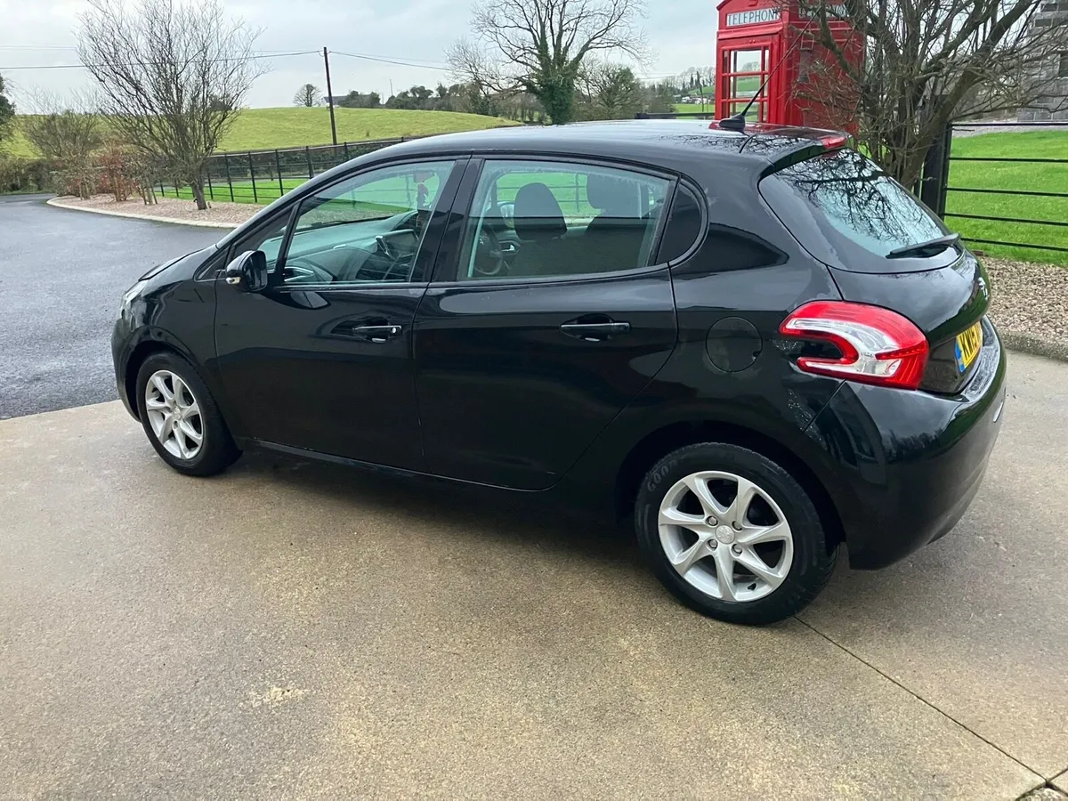 2015 Peugeot 208 - Image 3