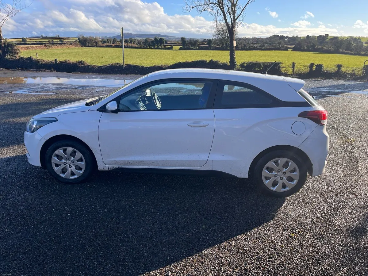 Hyundai i20 - 3 door - Image 3