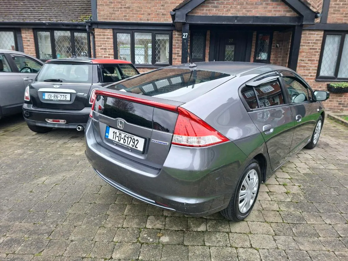 HONDA INSIGHT HYBRID 1.3 2011 VERY CLEAN CAR - Image 3