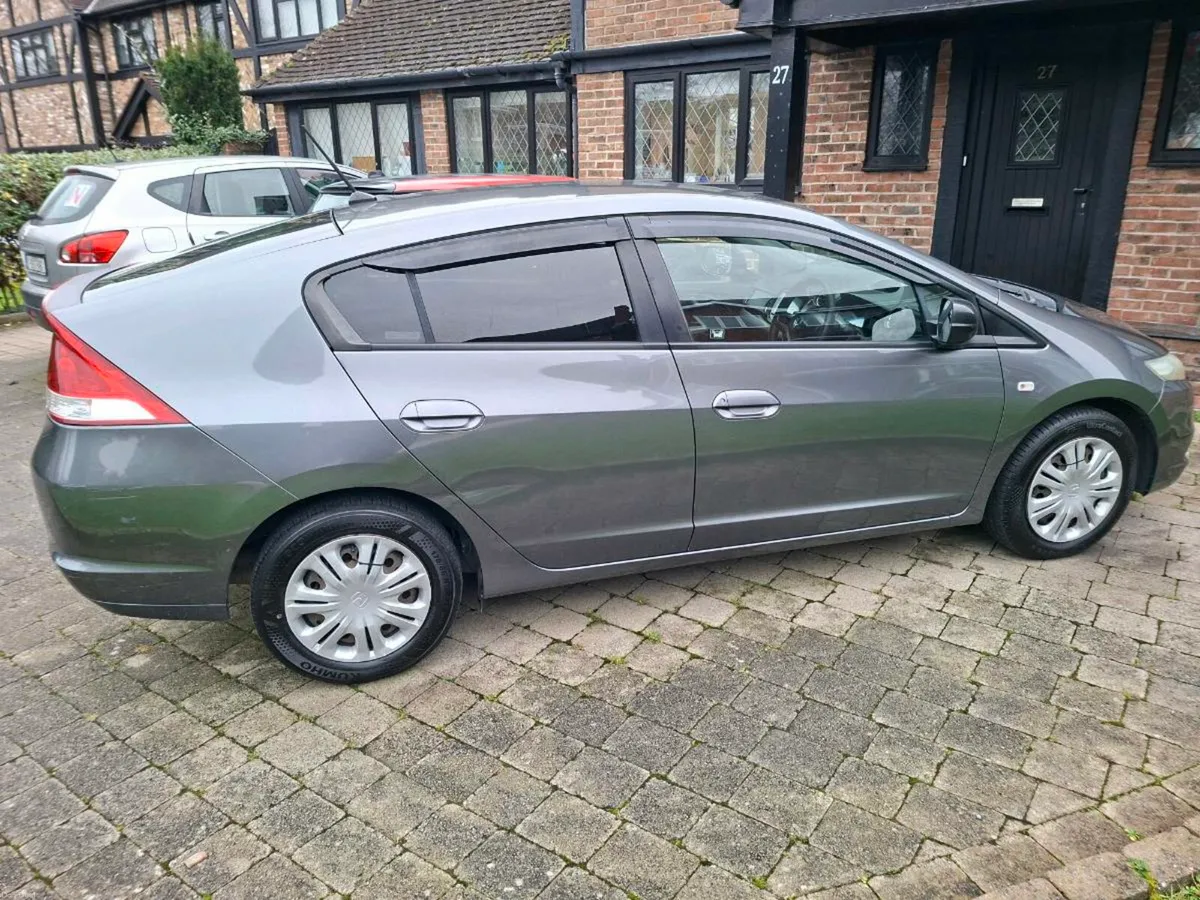 HONDA INSIGHT HYBRID 1.3 2011 VERY CLEAN CAR - Image 2