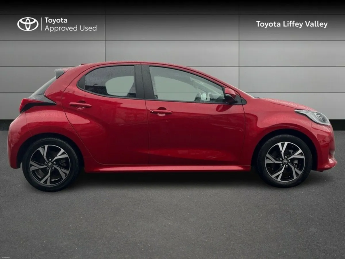 Toyota Yaris YARIS HYBRID LUNA SPORT - Image 3