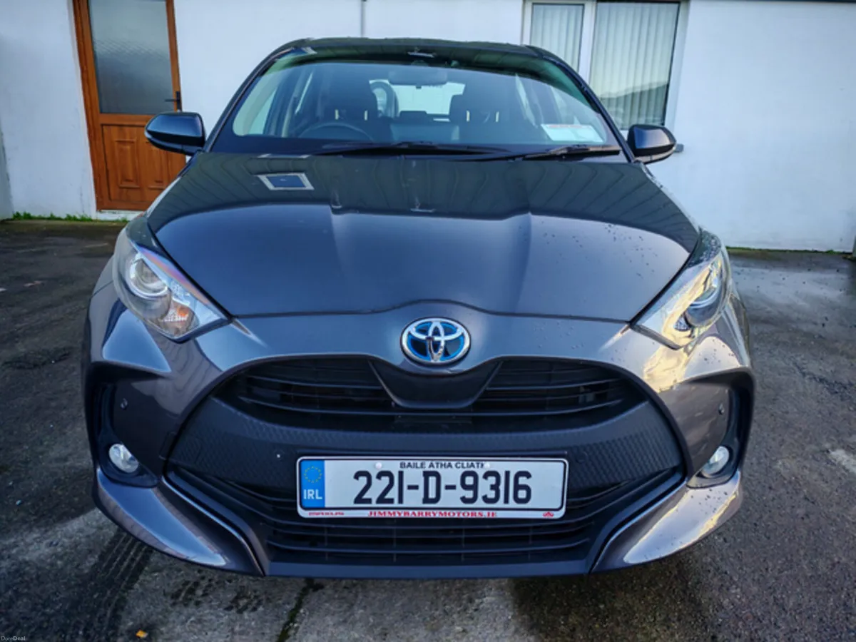 2022 TOYOTA YARIS HYBRID LUNA AUTO 4DR - Image 2