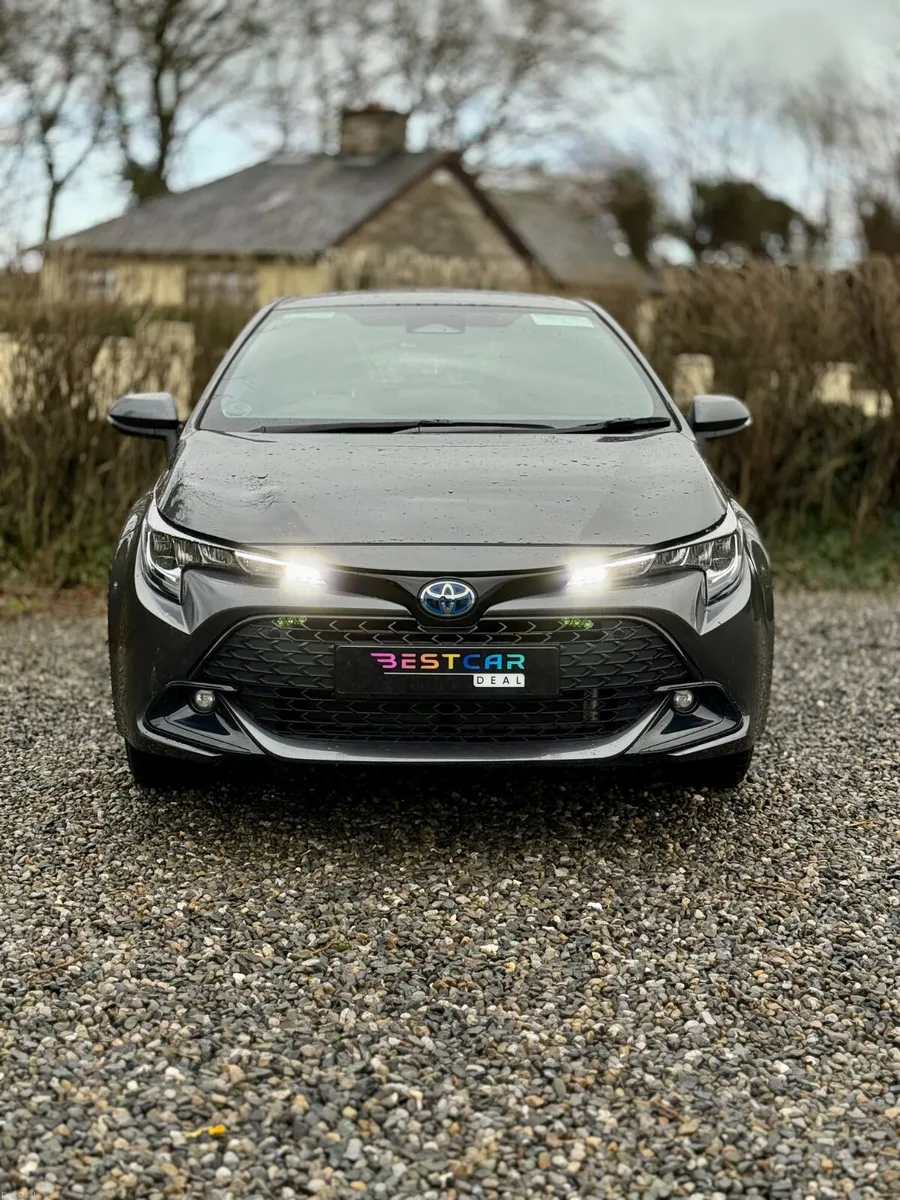 2025 Toyota Corolla 1.8 Hybrid Luna Hatchback Auto - Image 3