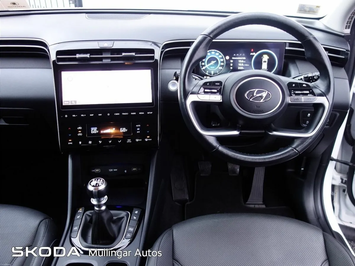 Hyundai Tucson 2WD Executive Plus - Image 2