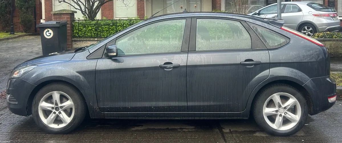 Ford Focus 2010 - Image 1