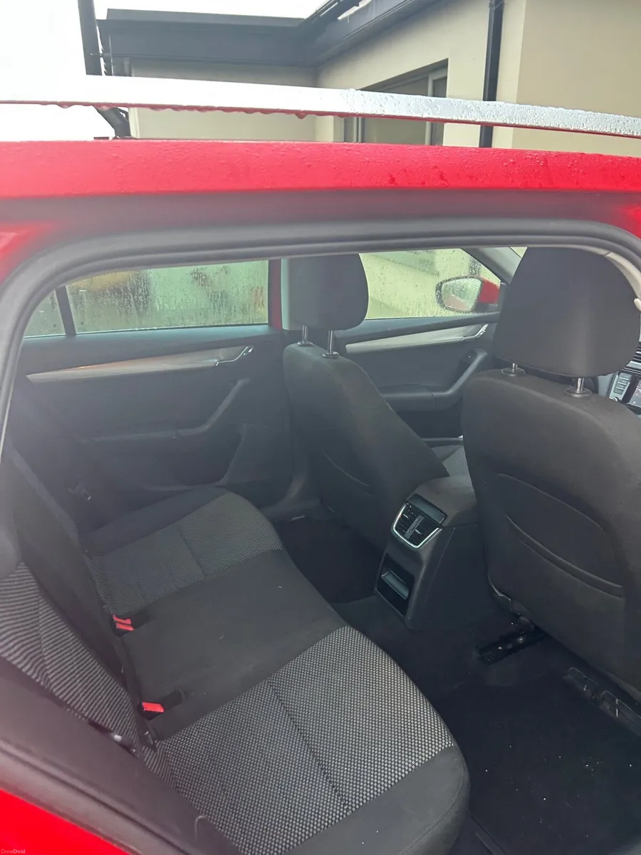 Skoda Octavia 2015 - Image 2