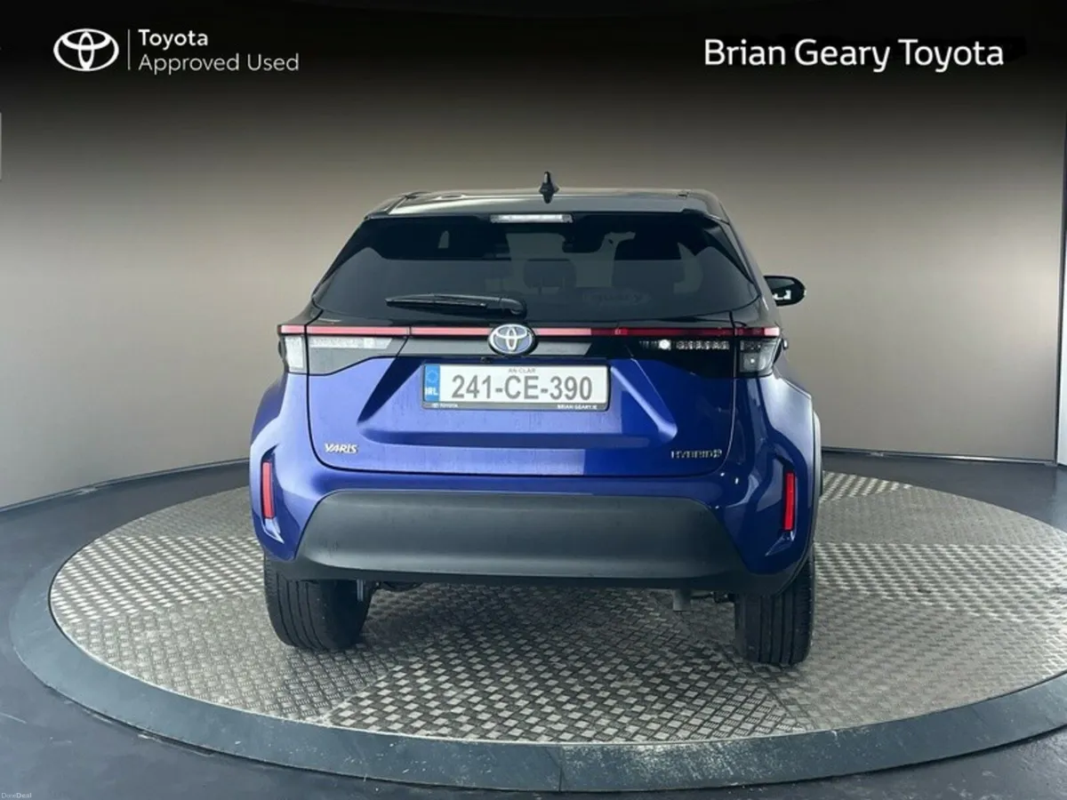 Toyota Yaris Cross HYBRID LUNA SPORT BI-TONE - Image 4