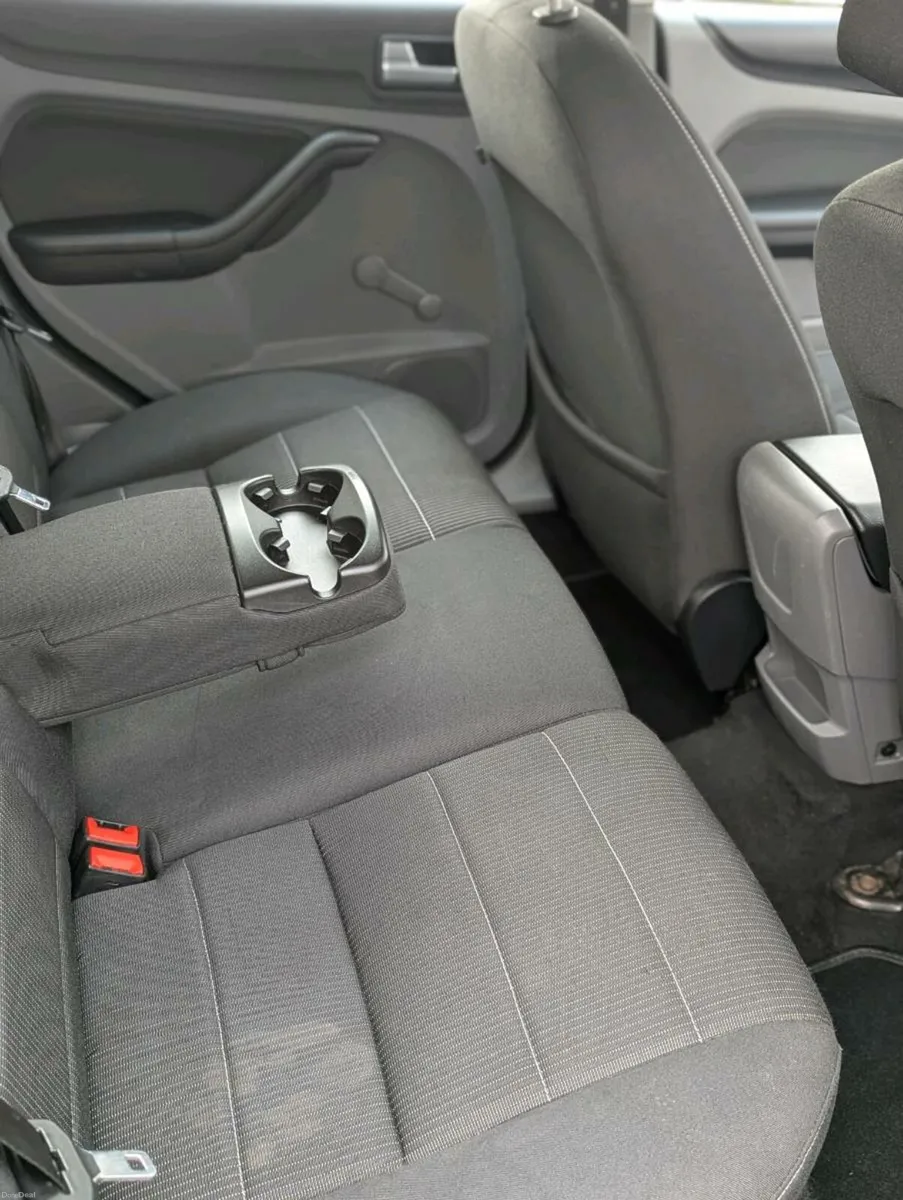 Ford Focus 1.6tdci 2011 - Image 2