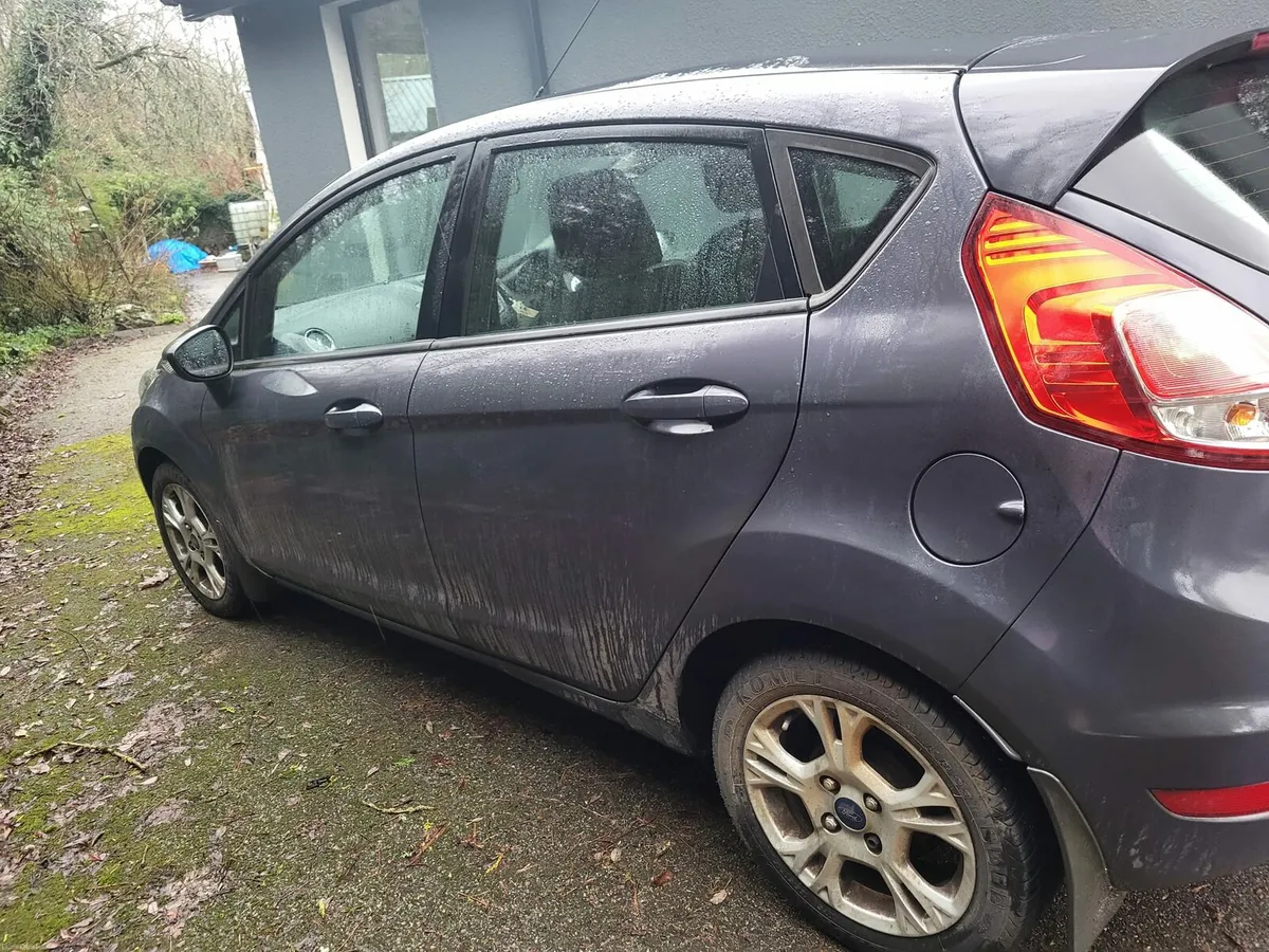 Ford fiesta - Image 4