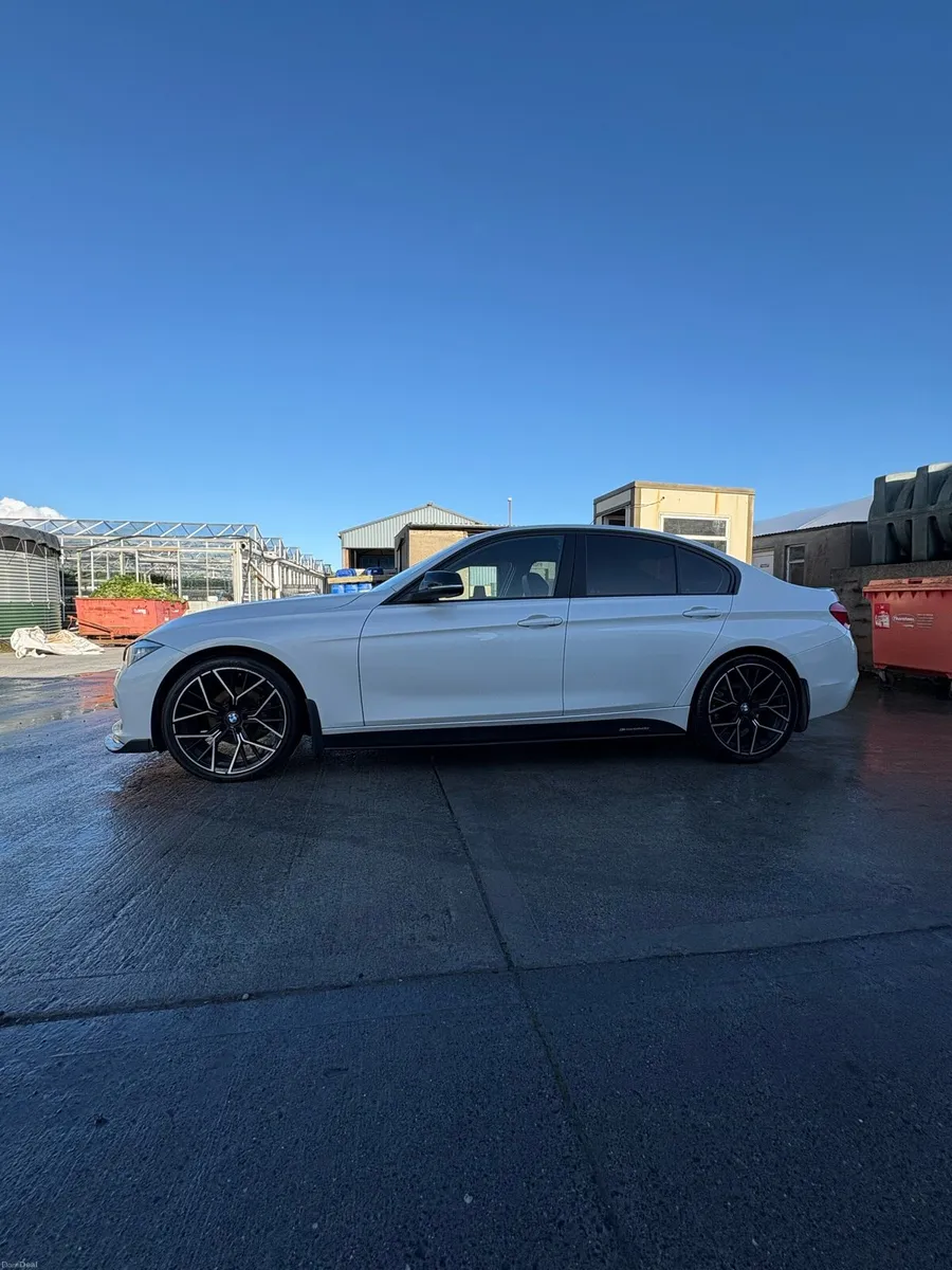 BWM 3 series 320 Efficient Dynamic - Image 2