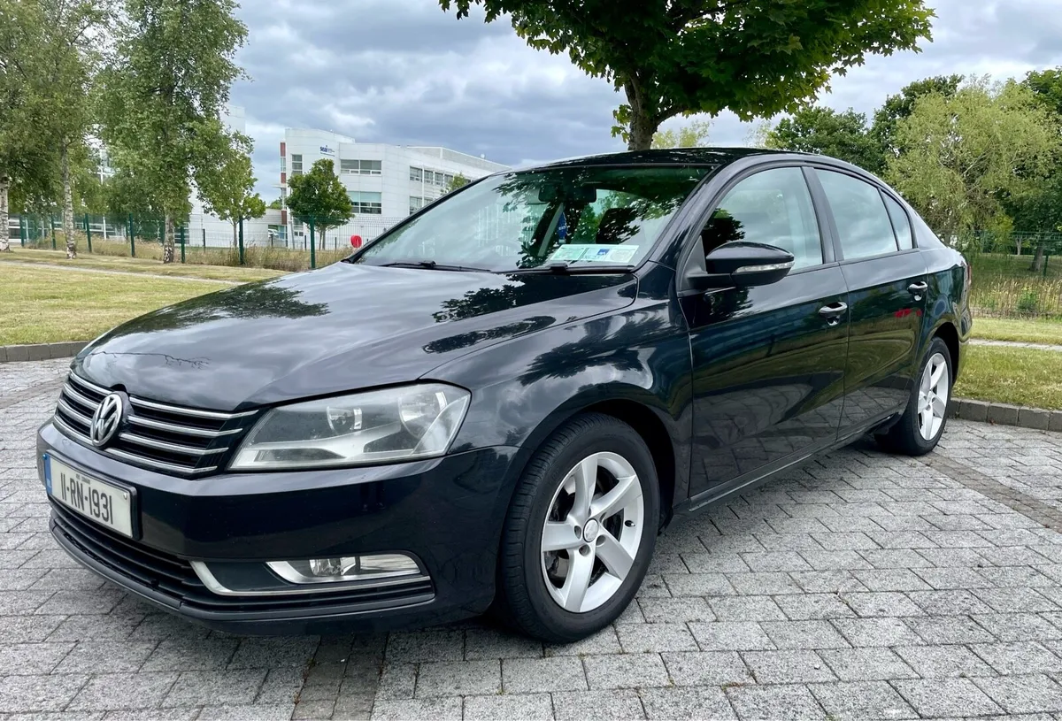 Volkswagen Passat - Image 1