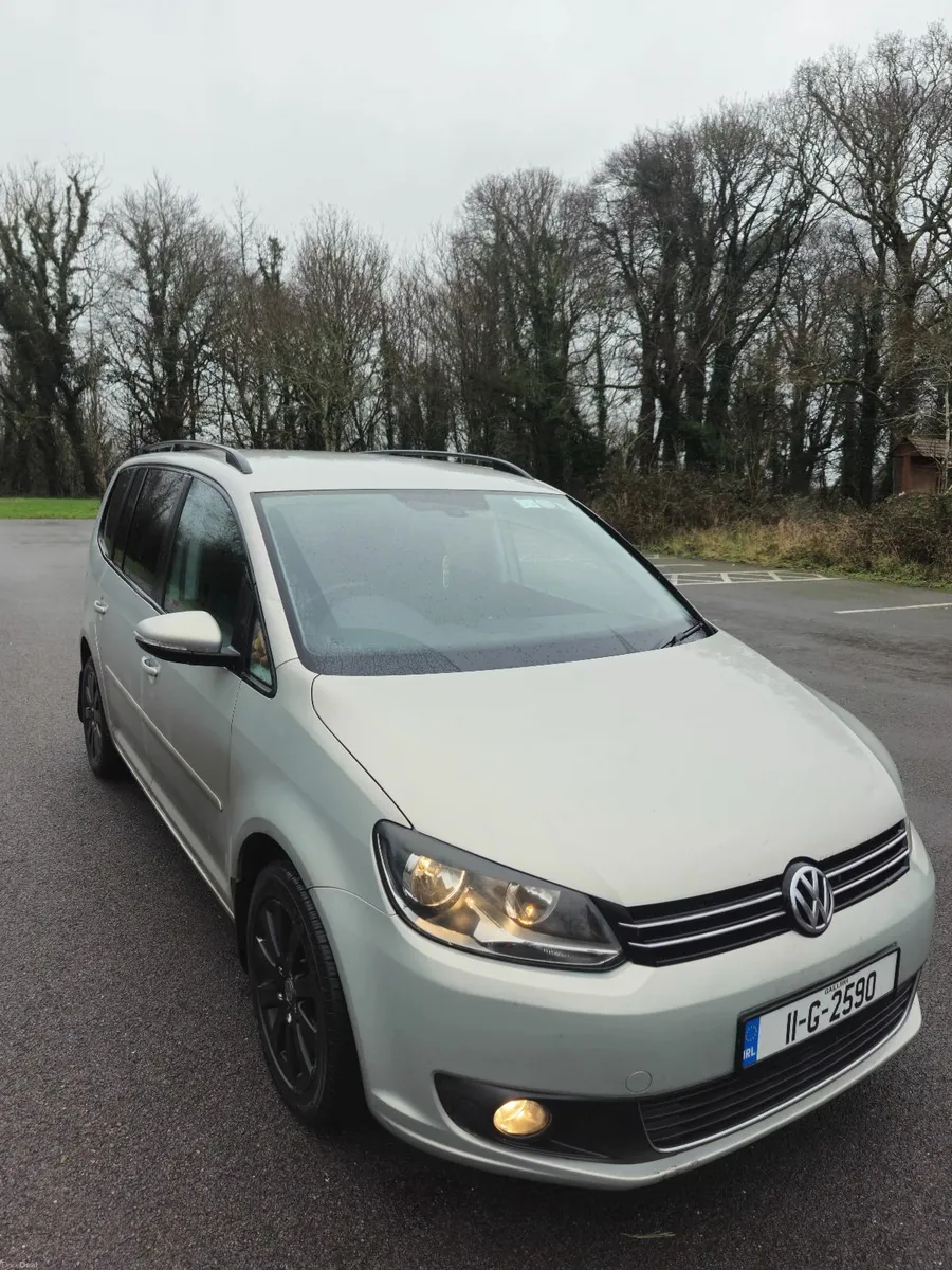 Volkswagen Touran 2011 - Image 1