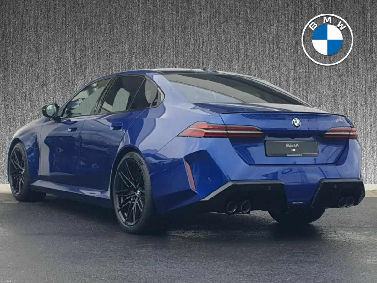BMW M5 4.4 - Image 2