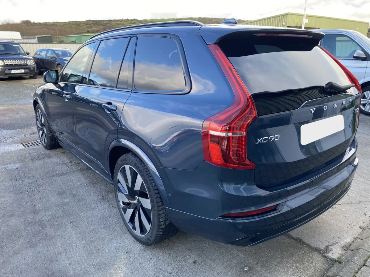 VOLVO XC90 ULTRA DARK T8 PHEV AWD AU RECHARGE - Image 3