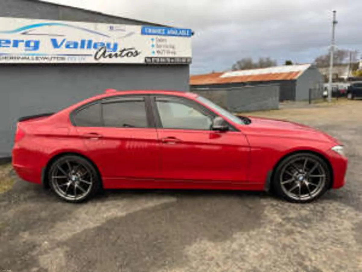 BMW 3-Series 2012 - Image 4