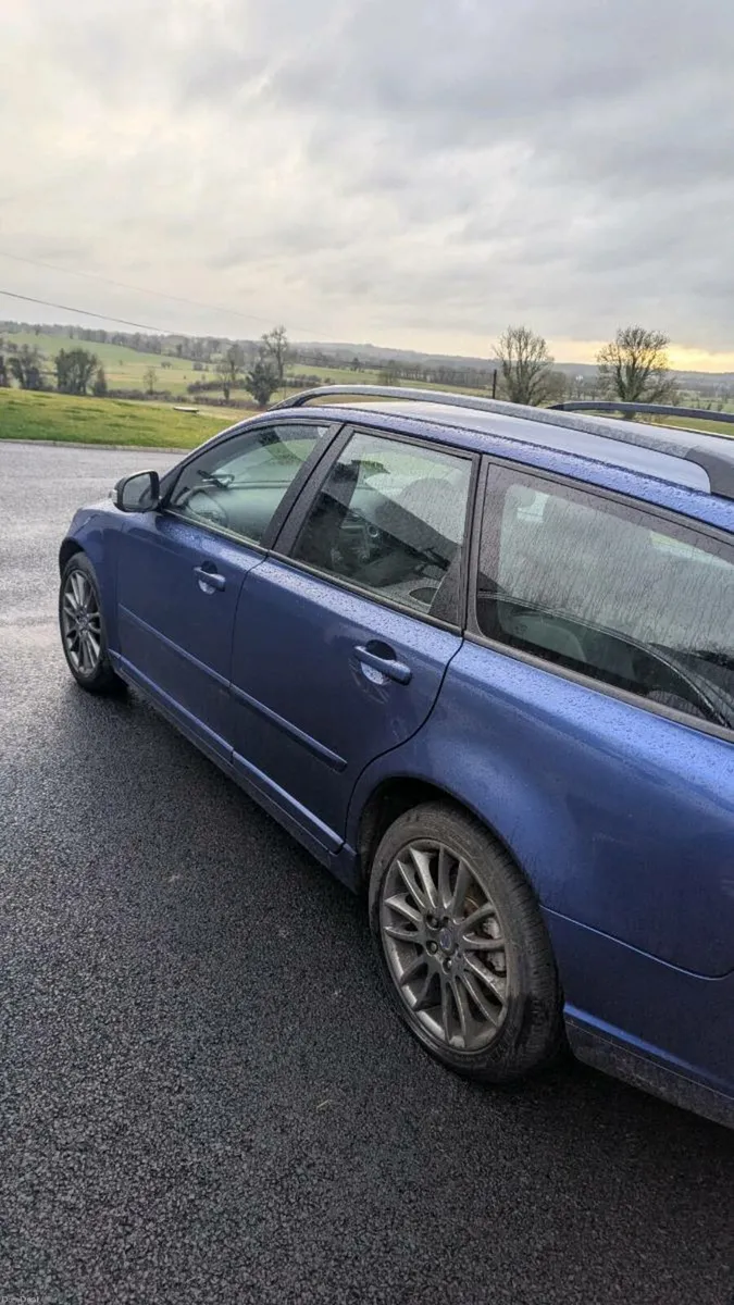 Volvo V50 Estate - Image 3