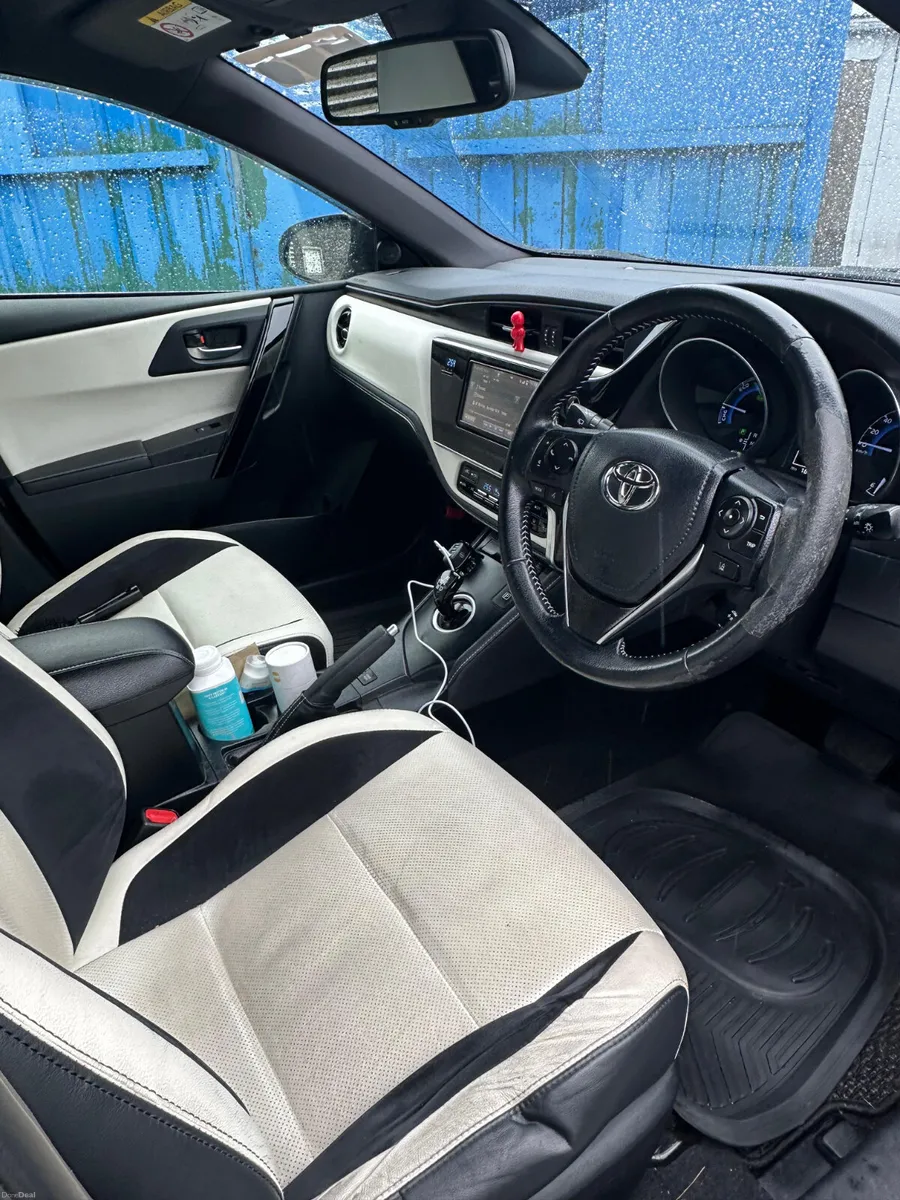 Toyota Auris 2017 - High Spec - Image 4