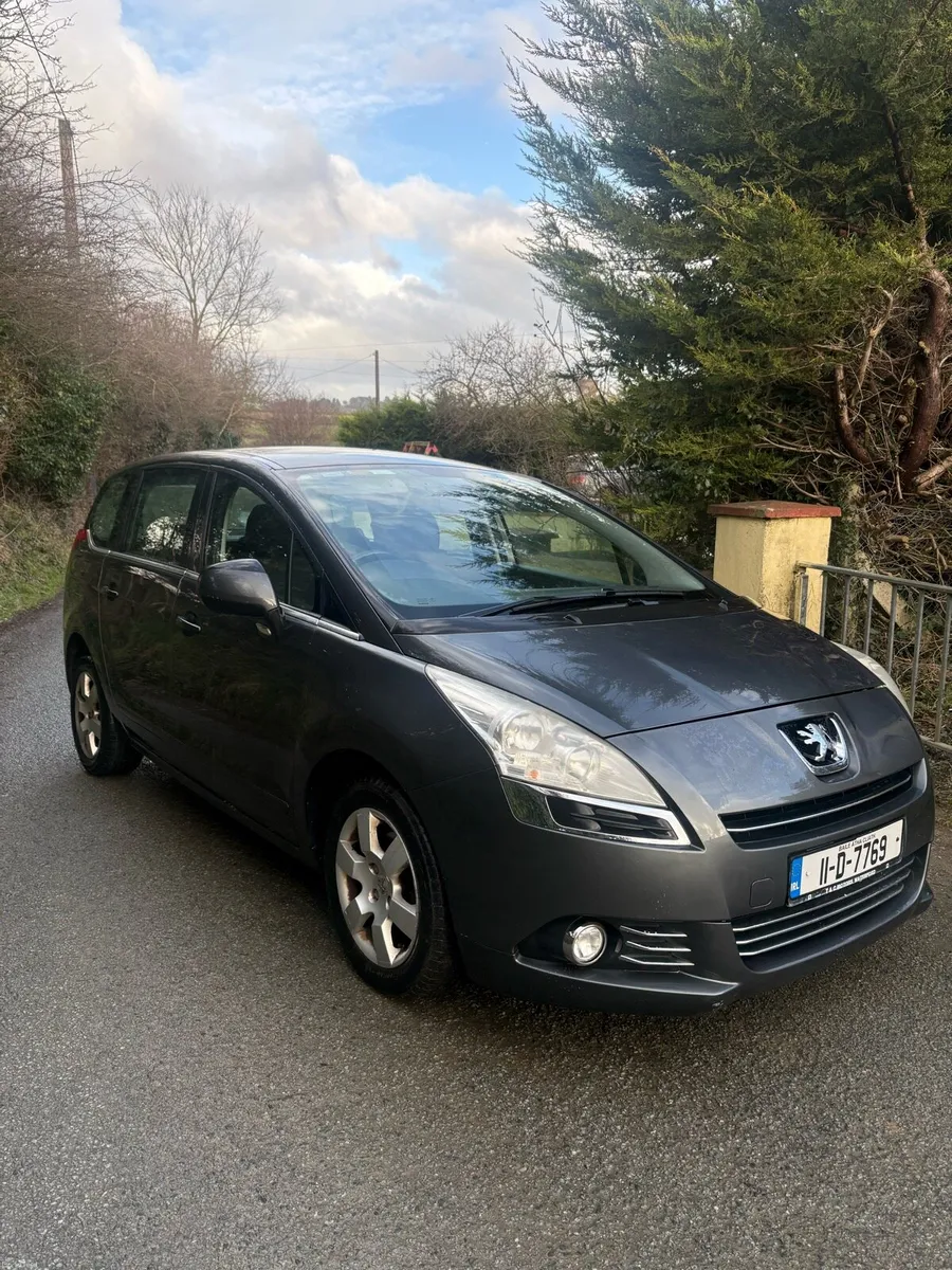 2011 Peugeot 5008 - Image 1