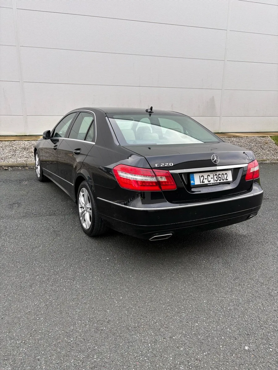 Mercedes-Benz E-Class   *HIGH SPEC* - Image 4