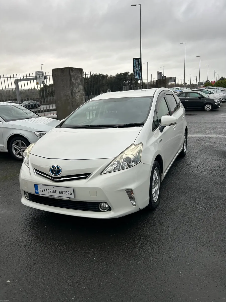 Toyota Prius 7 Seater - Image 3
