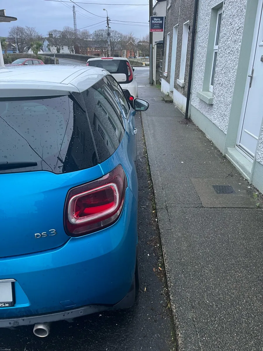 Citroen DS3 2018 1.6D Blue HDI  Elegance  Low KM - Image 4