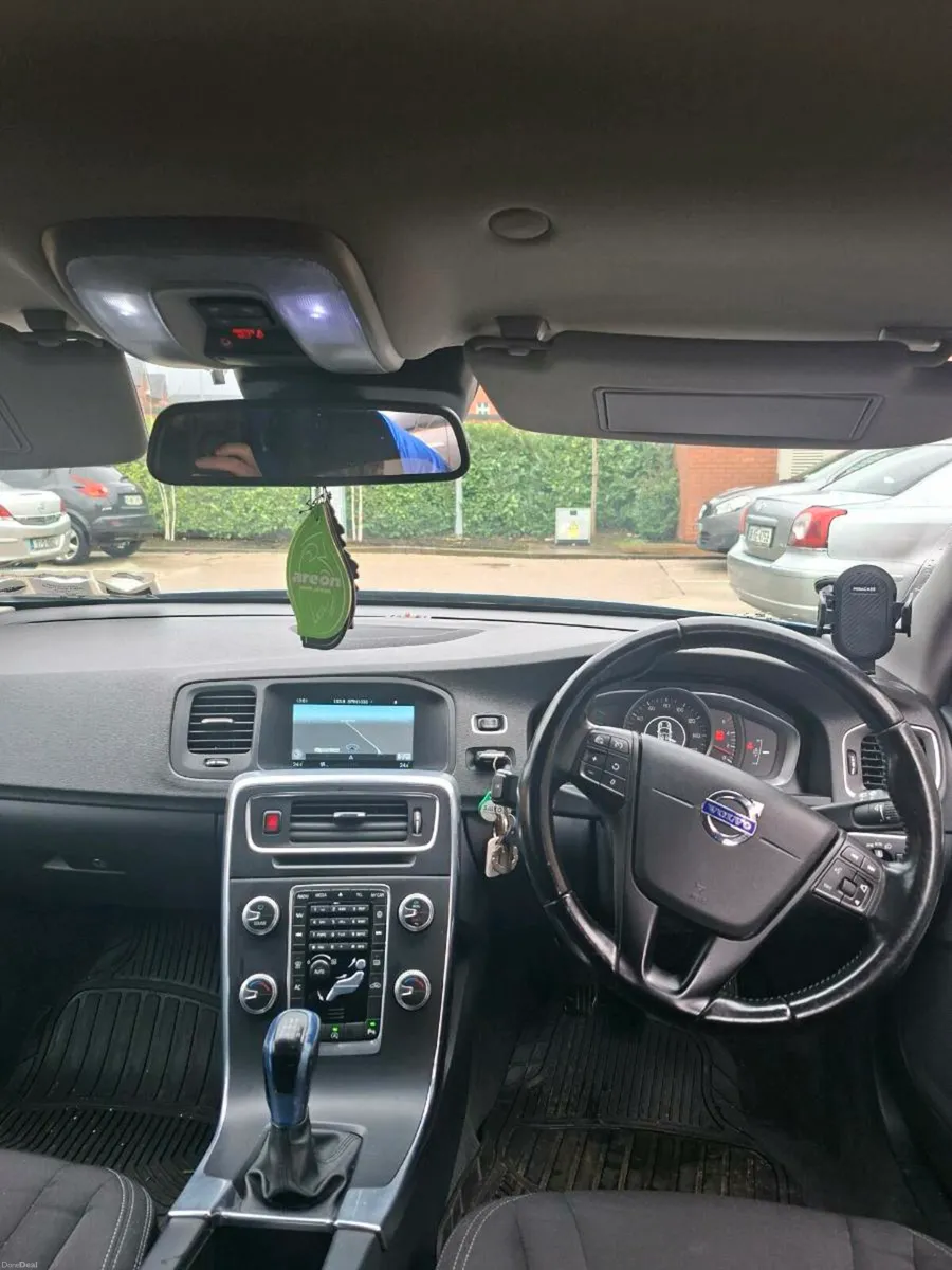 142 Volvo v60 D4 Diesel swap/Trade - Image 3