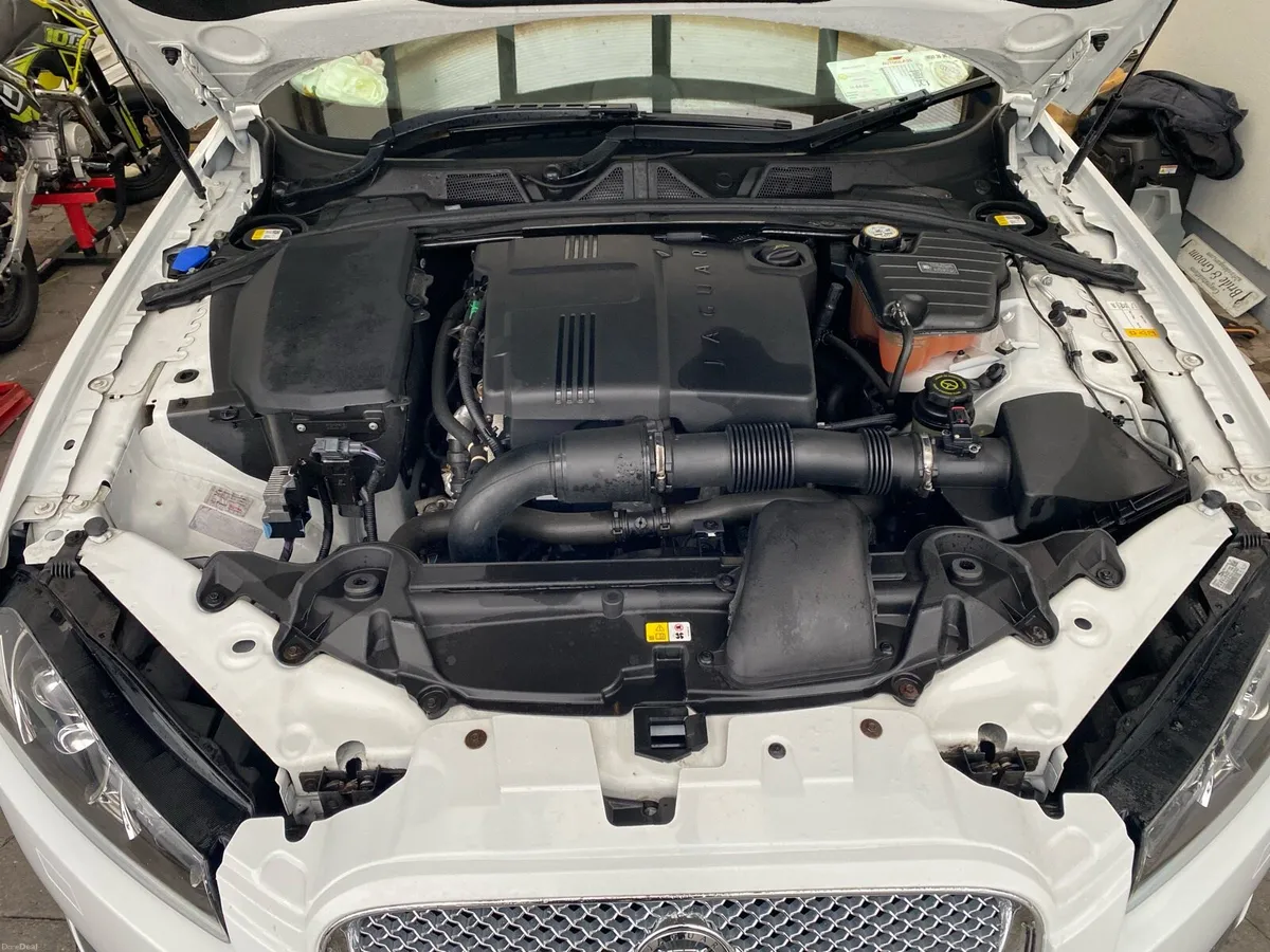 Jaguar XF 2.2D premium luxury with 52,000 miles - Image 2