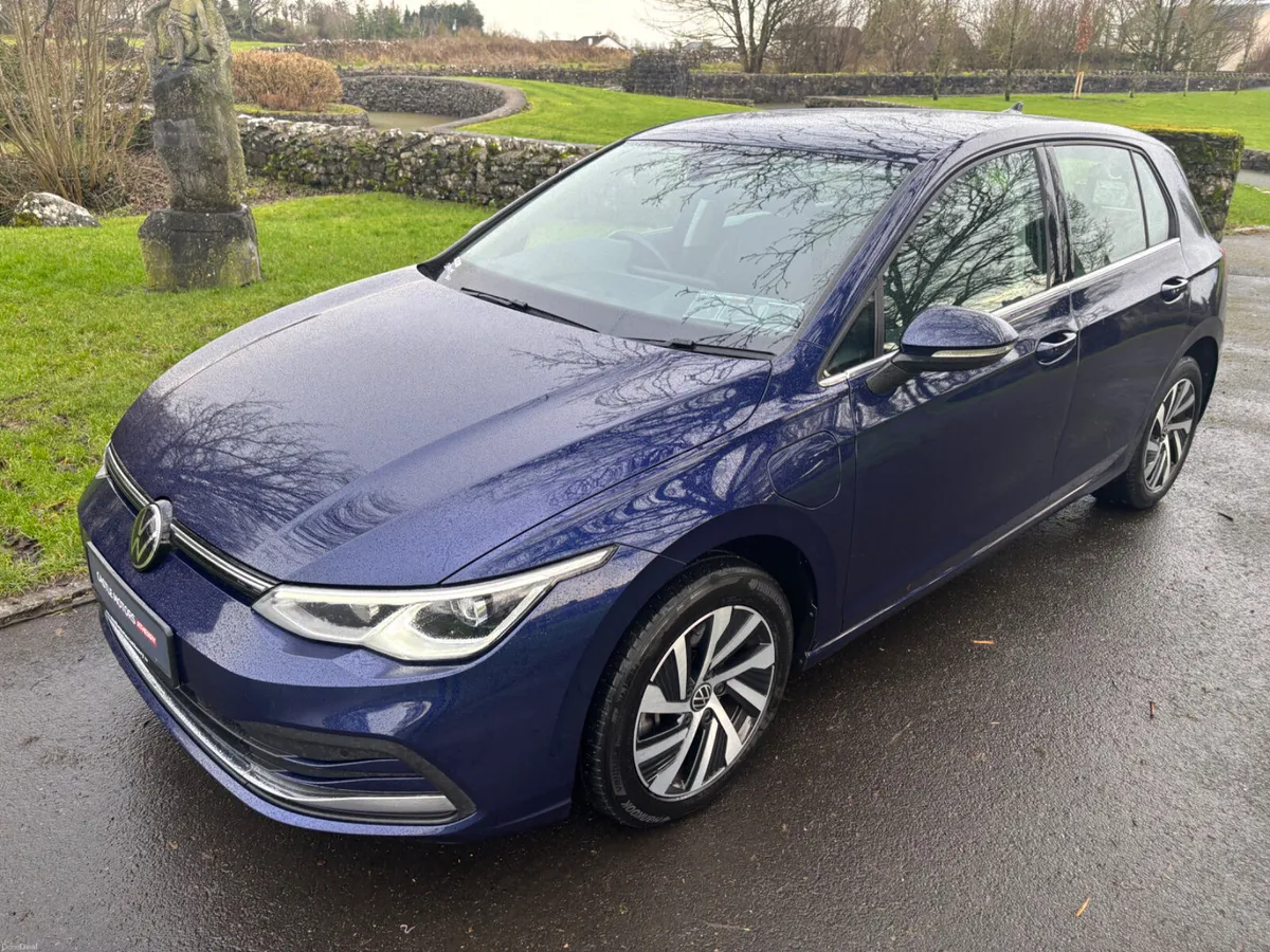 Volkswagen Golf GTE 2023 with good spec - Image 4