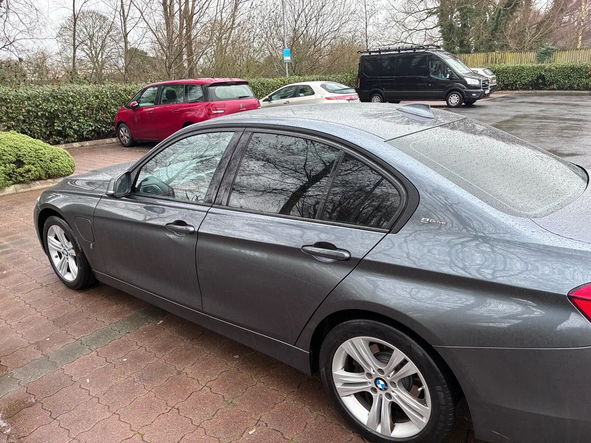 BMW 330e sport 2017g. - Image 4