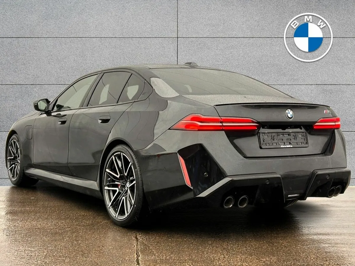 BMW M5 4.4 - Image 3