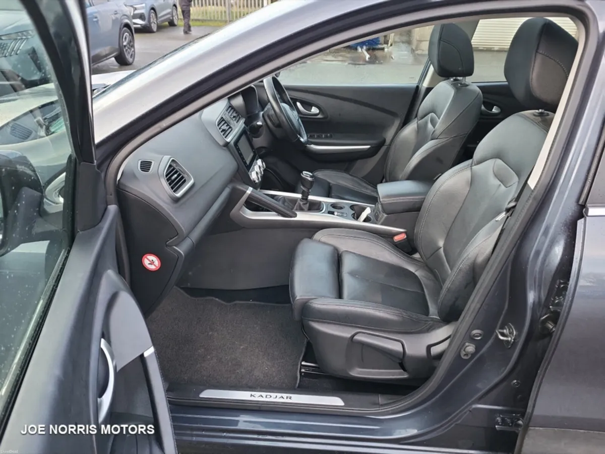 Renault Kadjar GT LINE TCE 140  Top Spec Leather - Image 4