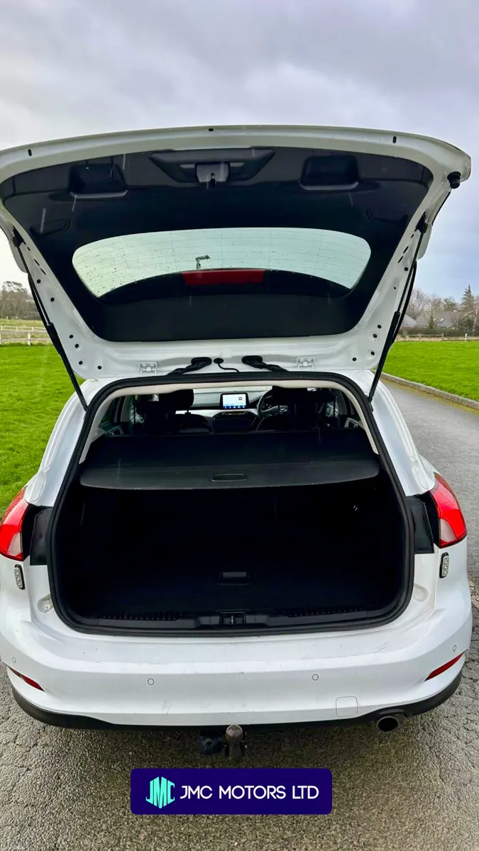 Ford Focus 2021 Nct 6/2027 - Image 4