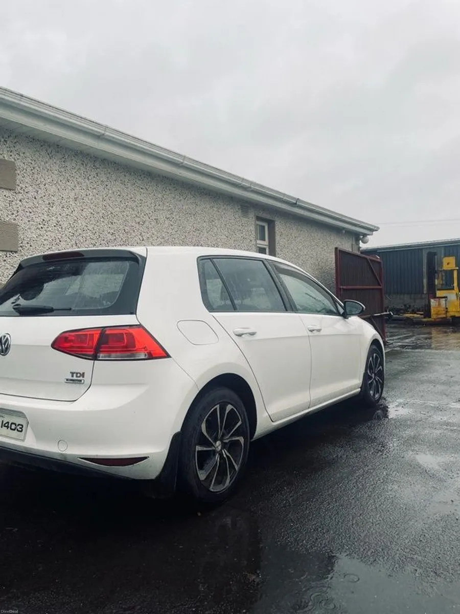 2014 Volkswagen Golf - Image 3