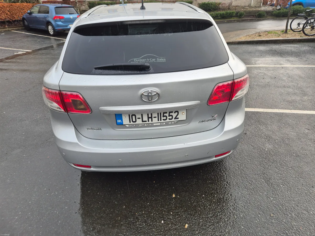 Toyota Avensis Estate. 2010. Manual. Diesel. - Image 2