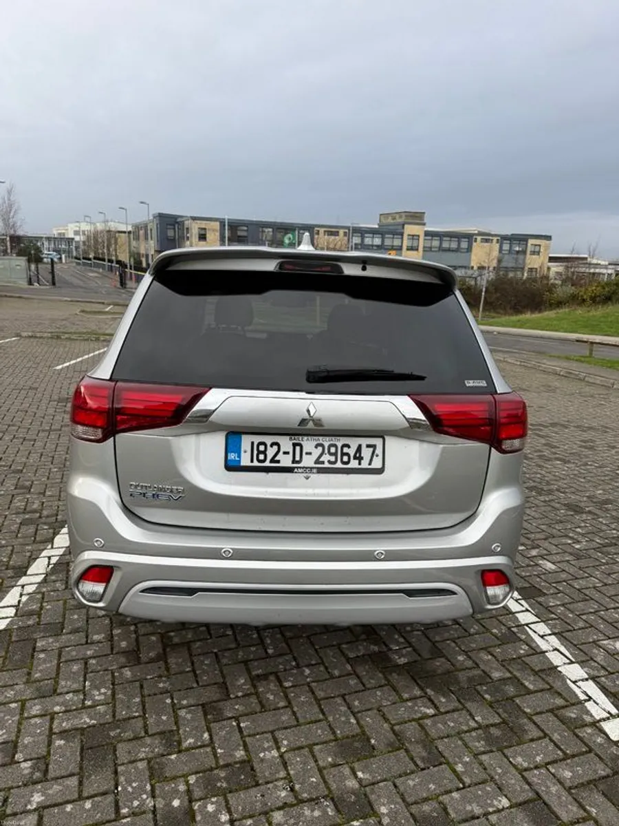 2018 Mitsubishi Outlander 2.4 PHEV - Image 3