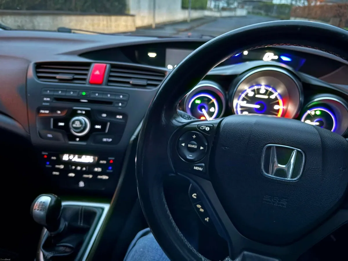 2012 Honda civic NCT 08,2026 tax 06,2026 - Image 3