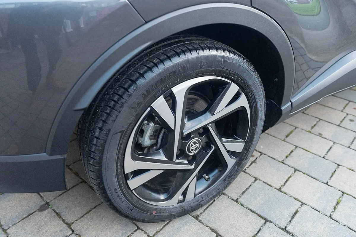 Toyota C-HR 2023 - Image 3