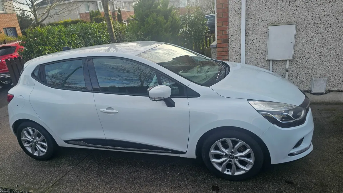 Renault Clio 2017 - Image 1