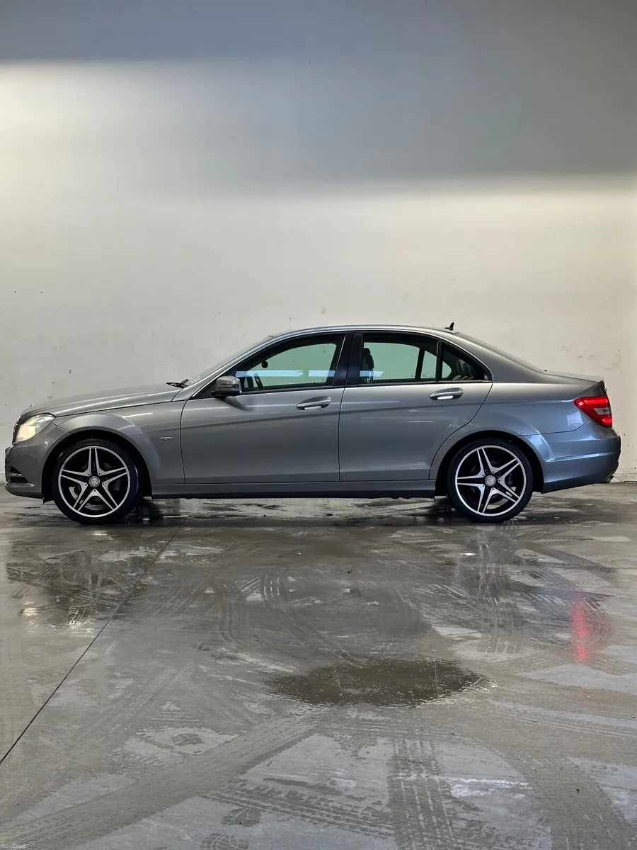 Mercedes-Benz C-Class 2012 - Image 4