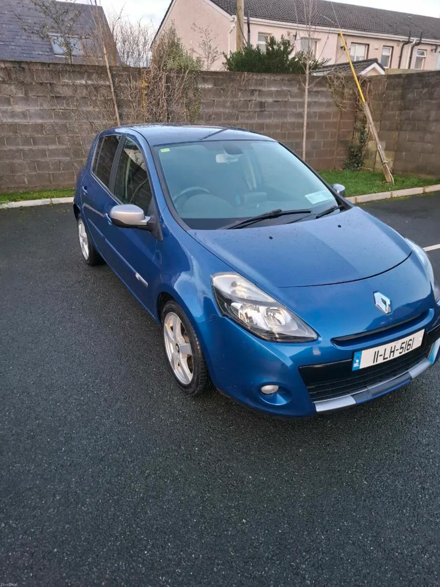 Renault clio €2450 nct 09/26 - Image 1